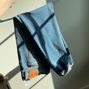 Levi’s Cropped Mom Jeans
